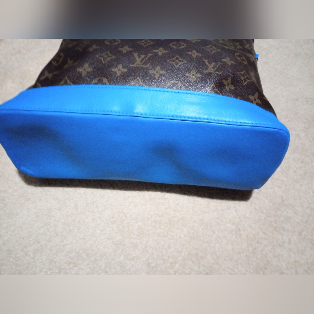 Louis Vuitton Bag - Picture 11 of 14